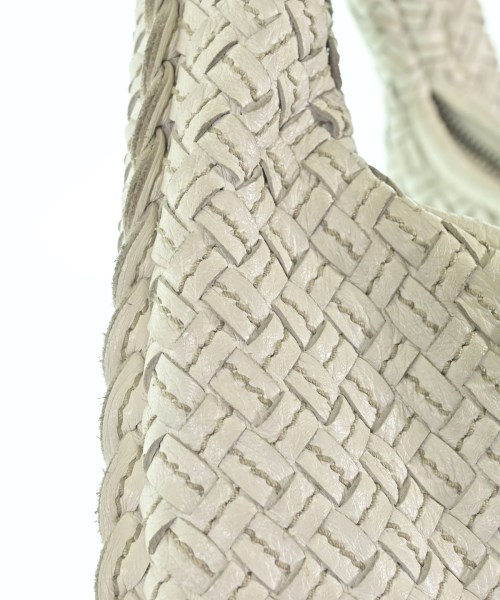BOTTEGA VENETA（ボッテガヴェネタ）ショルダーバッグ 白 サイズ:- レディース/2200701093037