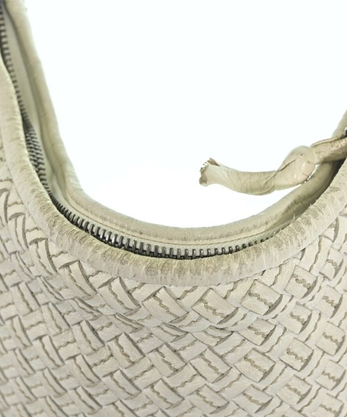 BOTTEGA VENETA（ボッテガヴェネタ）ショルダーバッグ 白 サイズ:- レディース/2200701093037