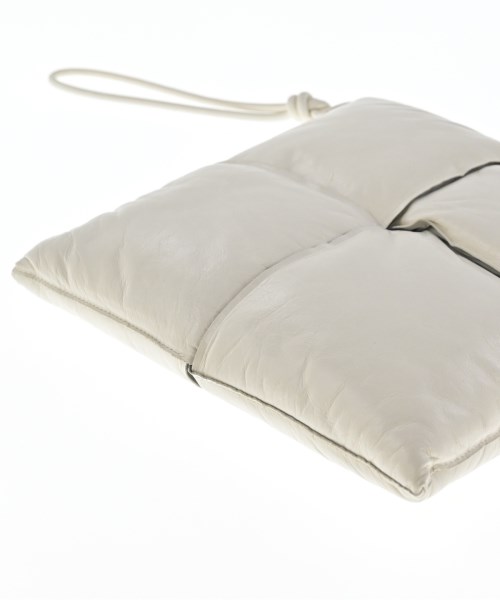 BOTTEGA VENETA（ボッテガヴェネタ）クラッチバッグ 白 サイズ:- レディース/2200651184625