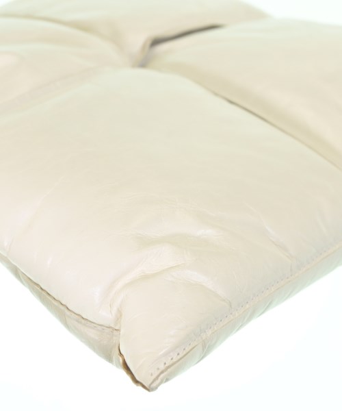 BOTTEGA VENETA（ボッテガヴェネタ）クラッチバッグ 白 サイズ:- レディース/2200658756078