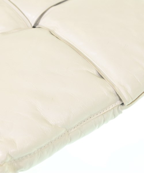 BOTTEGA VENETA（ボッテガヴェネタ）クラッチバッグ 白 サイズ:- レディース/2200658756078