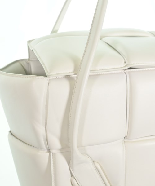 BOTTEGA VENETA（ボッテガヴェネタ）ショルダーバッグ 白 サイズ:- レディース/2200719953750