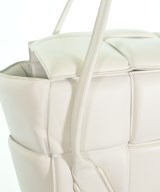 BOTTEGA VENETA（ボッテガヴェネタ）ショルダーバッグ 白 サイズ:- レディース/2200719953750