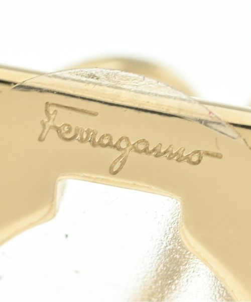 Salvatore Ferragamo（サルバトーレフェラガモ）小物類（その他） ゴールド サイズ:- レディース/2200603592171