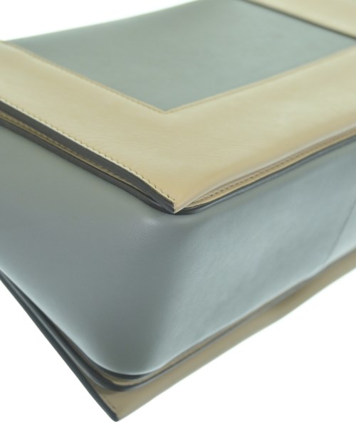 CELINE（セリーヌ）ショルダーバッグ グレー サイズ:- レディース/2200647666036