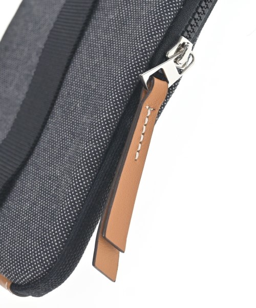 LOEWE（ロエベ）ポーチ 紺 サイズ:- レディース/2200634661402