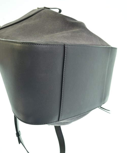 LOEWE（ロエベ）ショルダーバッグ グレー サイズ:- レディース/2200638760026