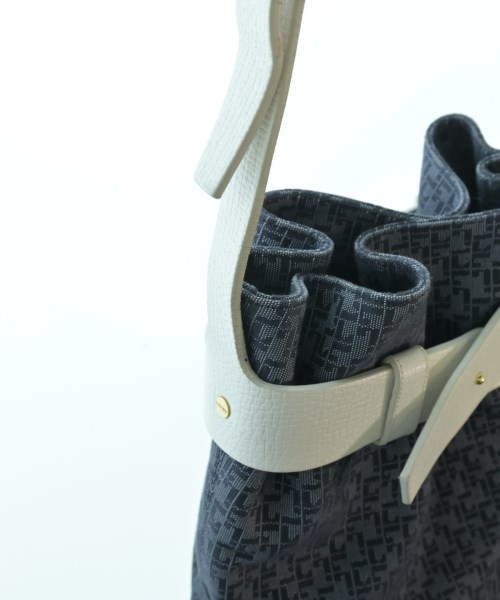 LOEWE（ロエベ）ショルダーバッグ 紺 サイズ:- レディース/2200627237287