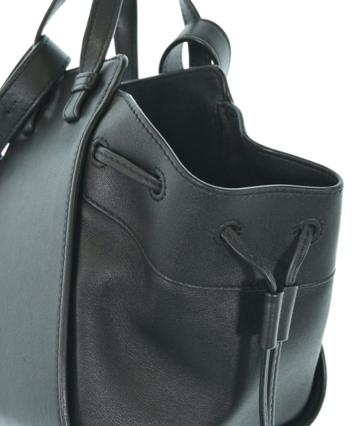 LOEWE（ロエベ）ショルダーバッグ 黒 サイズ:- レディース/2200619508029