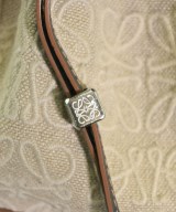 LOEWE（ロエベ）ショルダーバッグ ベージュ サイズ:- レディース/2200605222014