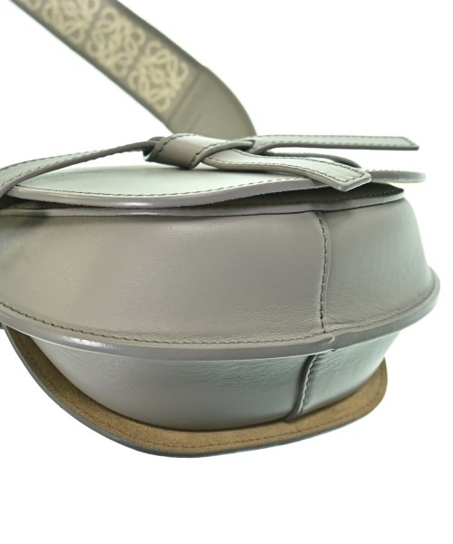 LOEWE（ロエベ）ショルダーバッグ グレー サイズ:- レディース/2200678063057
