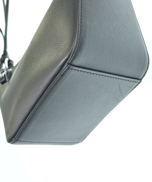 LOEWE（ロエベ）ショルダーバッグ 黒 サイズ:- レディース/2200678116241