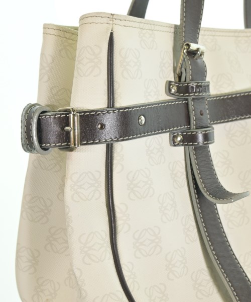 LOEWE（ロエベ）ハンドバッグ 白 サイズ:- レディース/2200696049132