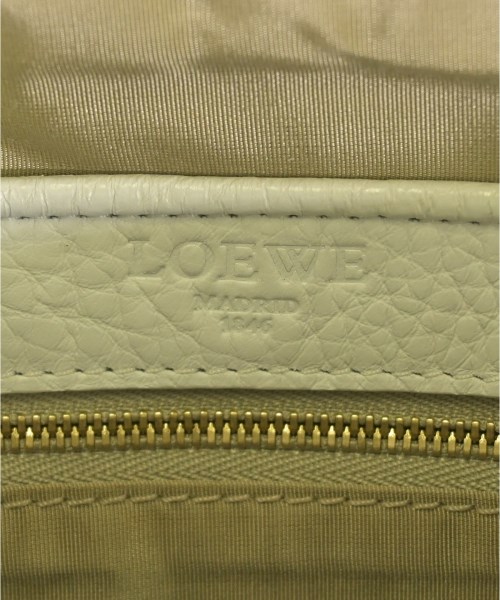LOEWE（ロエベ）ショルダーバッグ 白 サイズ:- レディース/2200701528287