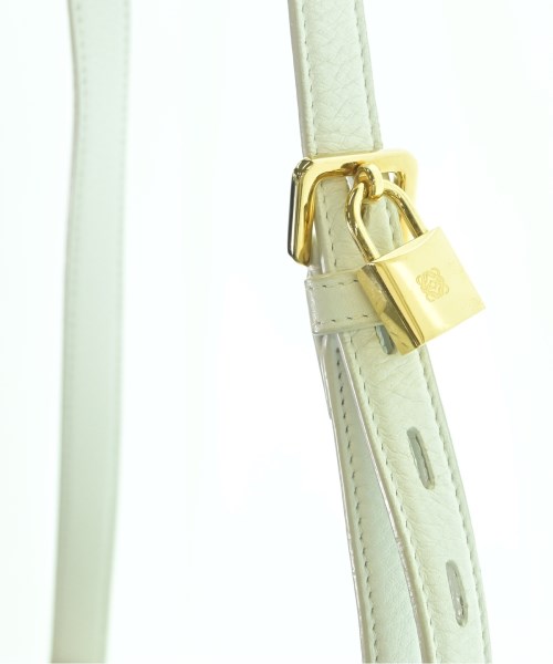LOEWE（ロエベ）ショルダーバッグ 白 サイズ:- レディース/2200701528287
