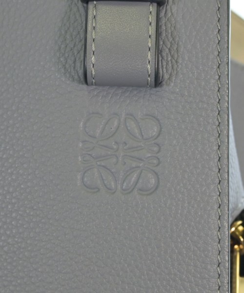 LOEWE（ロエベ）ショルダーバッグ グレー サイズ:- レディース/2200717697045
