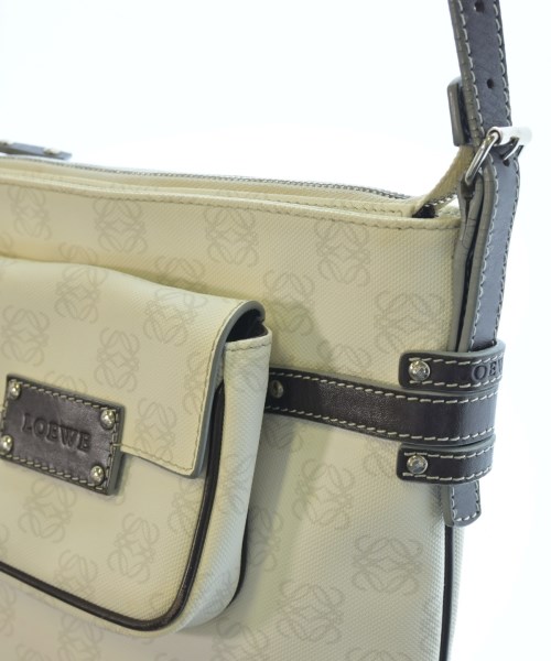 LOEWE（ロエベ）ショルダーバッグ 白 サイズ:- レディース/2200718710439