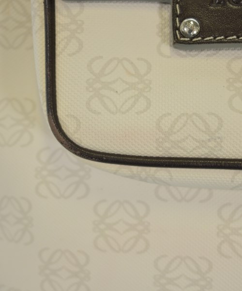 LOEWE（ロエベ）ショルダーバッグ 白 サイズ:- レディース/2200718710439