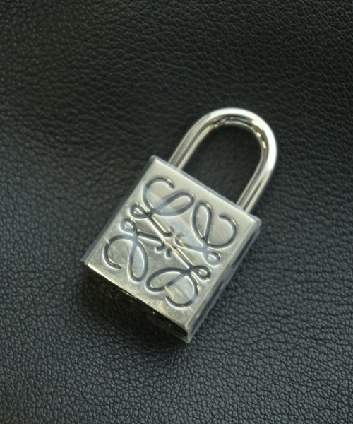 LOEWE（ロエベ）ハンドバッグ 黒 サイズ:- レディース/2200645421019