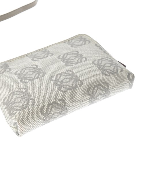 LOEWE（ロエベ）ポーチ グレー サイズ:- レディース/2200648284239