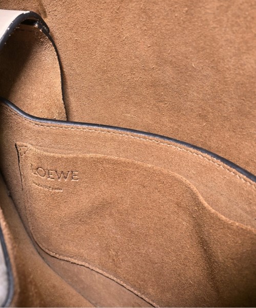 LOEWE（ロエベ）ショルダーバッグ ベージュ サイズ:- レディース/2200666204028