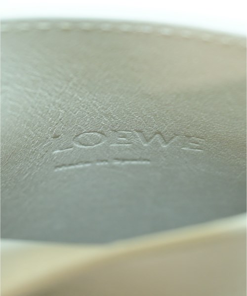 LOEWE（ロエベ）ショルダーバッグ 白 サイズ:- レディース/2200666516091
