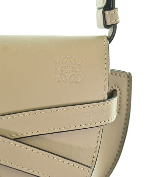 LOEWE（ロエベ）ショルダーバッグ ベージュ サイズ:- レディース/2200719903908