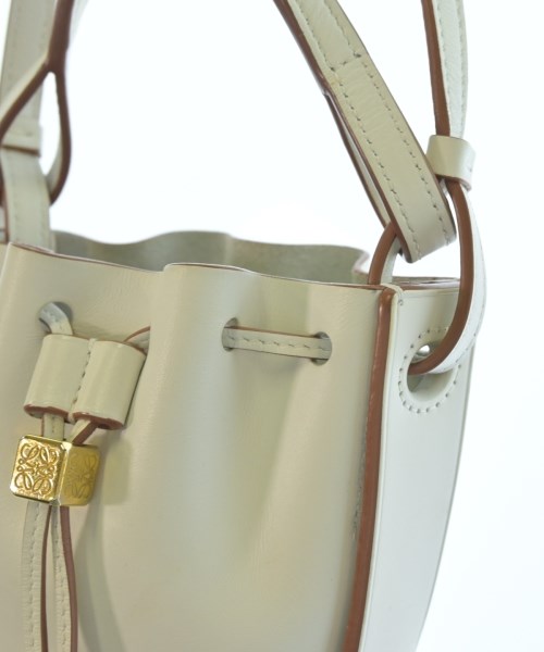 LOEWE（ロエベ）ショルダーバッグ 白 サイズ:- レディース/2200721316307