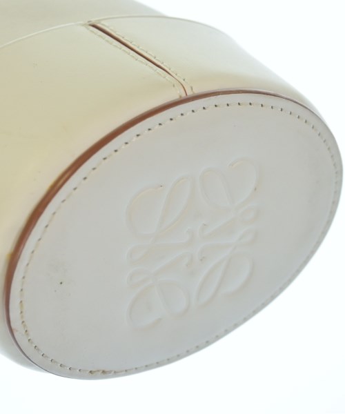 LOEWE（ロエベ）ショルダーバッグ 白 サイズ:- レディース/2200721316307