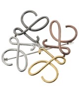 LOEWE ブローチ・コサージュ