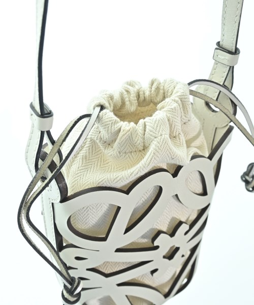 LOEWE（ロエベ）ショルダーバッグ 白 サイズ:- レディース/2200688688271