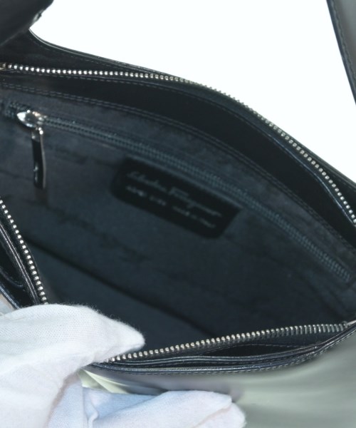 Salvatore Ferragamo（サルバトーレフェラガモ）ショルダーバッグ 黒 サイズ:- レディース/2200634870033