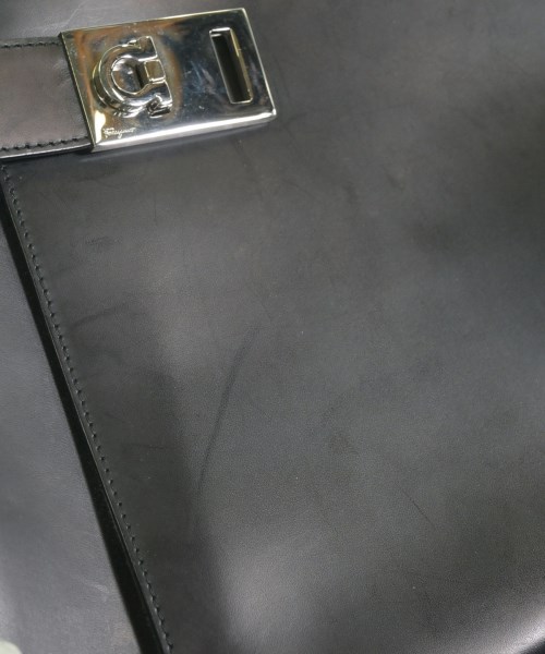 Salvatore Ferragamo（サルバトーレフェラガモ）ショルダーバッグ 黒 サイズ:- レディース/2200634870033