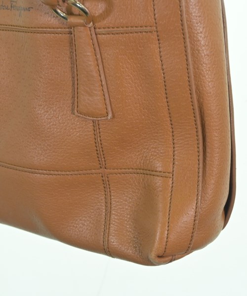 Salvatore Ferragamo（サルバトーレフェラガモ）ショルダーバッグ 茶 サイズ:- レディース/2200634870187