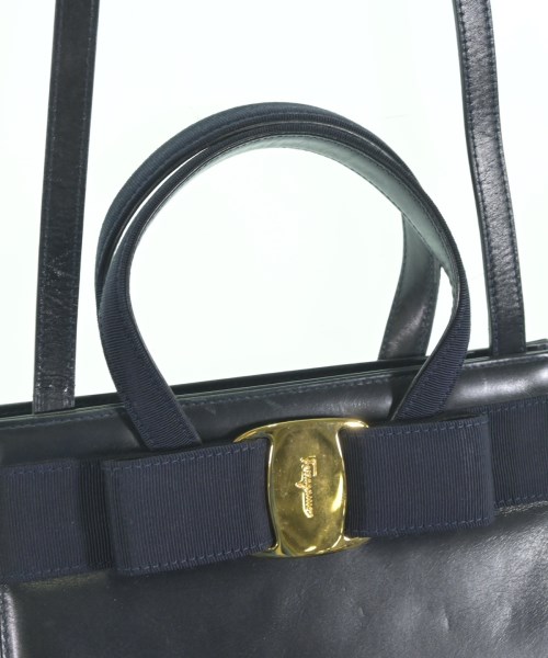 Salvatore Ferragamo（サルバトーレフェラガモ）ハンドバッグ 紺 サイズ:- レディース/2200634870194