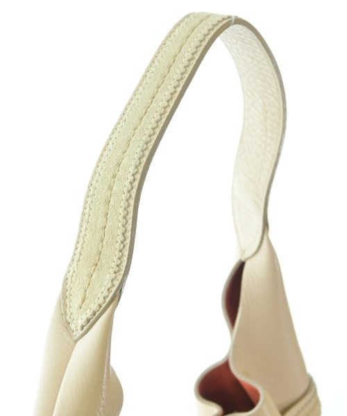 Salvatore Ferragamo（サルバトーレフェラガモ）ショルダーバッグ ベージュ サイズ:- レディース/2200634870361