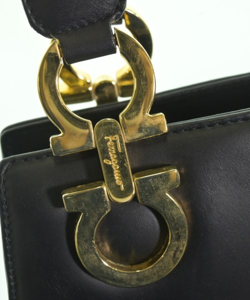 Salvatore Ferragamo（サルバトーレフェラガモ）ショルダーバッグ 黒 サイズ:- レディース/2200634870439