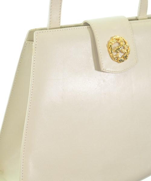 Salvatore Ferragamo（サルバトーレフェラガモ）ショルダーバッグ 白 サイズ:- レディース/2200635915306