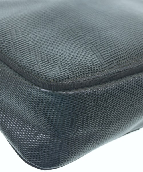 Salvatore Ferragamo（サルバトーレフェラガモ）ショルダーバッグ 紺 サイズ:- レディース/2200635915504