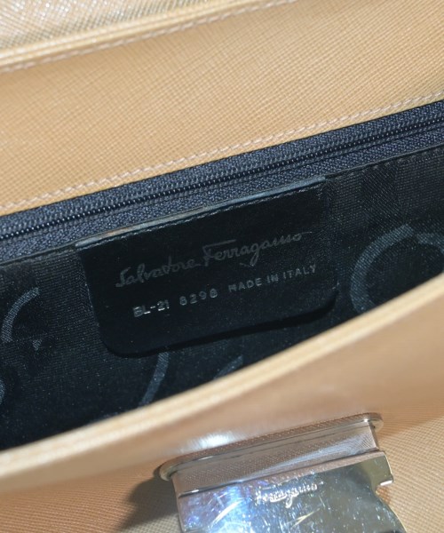 Salvatore Ferragamo（サルバトーレフェラガモ）ショルダーバッグ ベージュ サイズ:- レディース/2200635916303