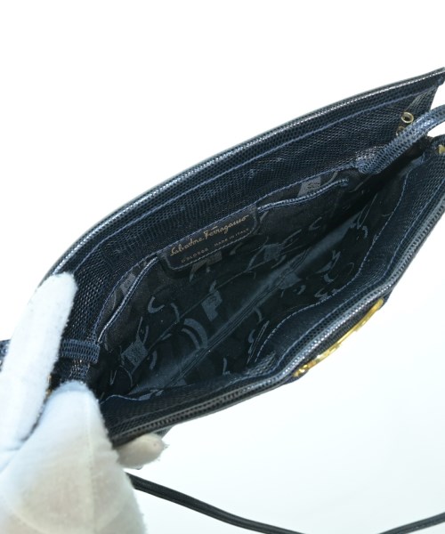 Salvatore Ferragamo（サルバトーレフェラガモ）ショルダーバッグ 紺 サイズ:- レディース/2200639798141