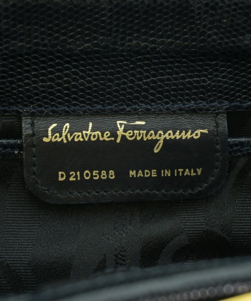 Salvatore Ferragamo（サルバトーレフェラガモ）ショルダーバッグ 紺 サイズ:- レディース/2200639798141