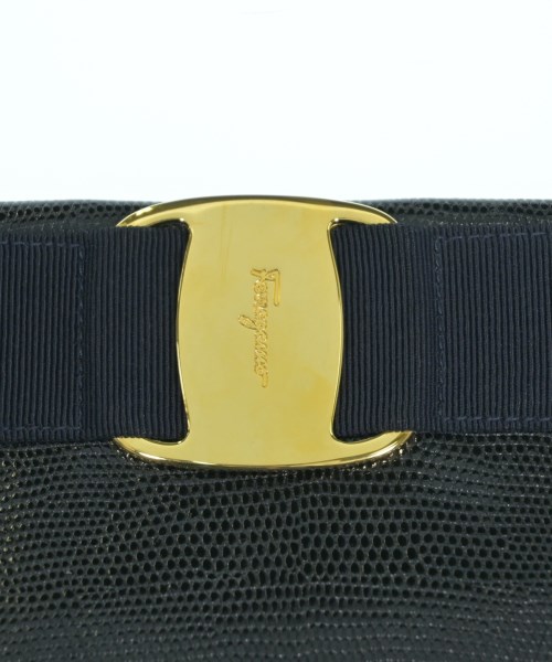 Salvatore Ferragamo（サルバトーレフェラガモ）ショルダーバッグ 紺 サイズ:- レディース/2200639798141