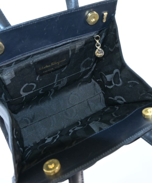 Salvatore Ferragamo（サルバトーレフェラガモ）ハンドバッグ 紺 サイズ:- レディース/2200639798172