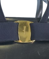 Salvatore Ferragamo（サルバトーレフェラガモ）ハンドバッグ 紺 サイズ:- レディース/2200639798172