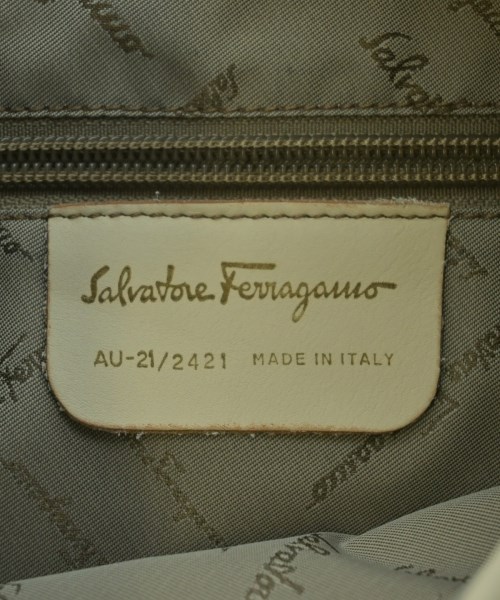 Salvatore Ferragamo（サルバトーレフェラガモ）ショルダーバッグ ベージュ サイズ:- レディース/2200639798189