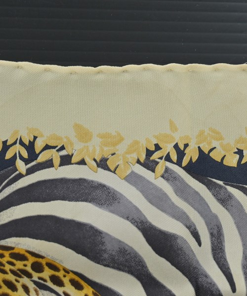 Salvatore Ferragamo（サルバトーレフェラガモ）バンダナ・スカーフ 黄 サイズ:- レディース/2200573804083