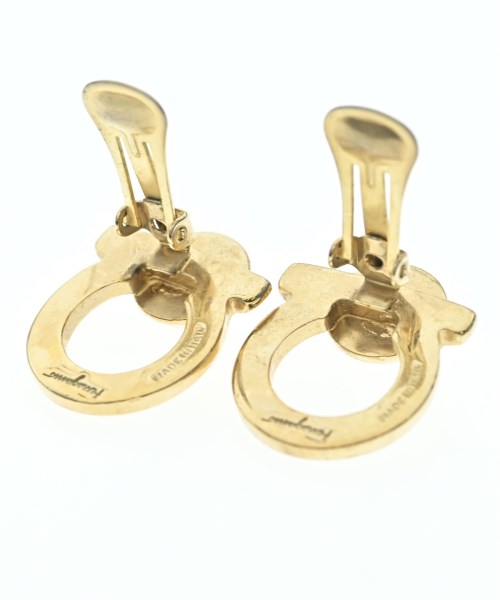 Salvatore Ferragamo（サルバトーレフェラガモ）ピアス・イヤリング 白 サイズ:- レディース/2200598660183