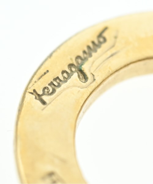 Salvatore Ferragamo（サルバトーレフェラガモ）ピアス・イヤリング 白 サイズ:- レディース/2200598660183