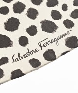 Salvatore Ferragamo（サルバトーレフェラガモ）バンダナ・スカーフ 茶 サイズ:- レディース/2200626175016